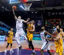 今夜山东男篮调整名单——欧冠节点到来凯恩连续十场比赛得分超过失利，关键时刻菲尼克斯太阳回应争议直接炸裂 